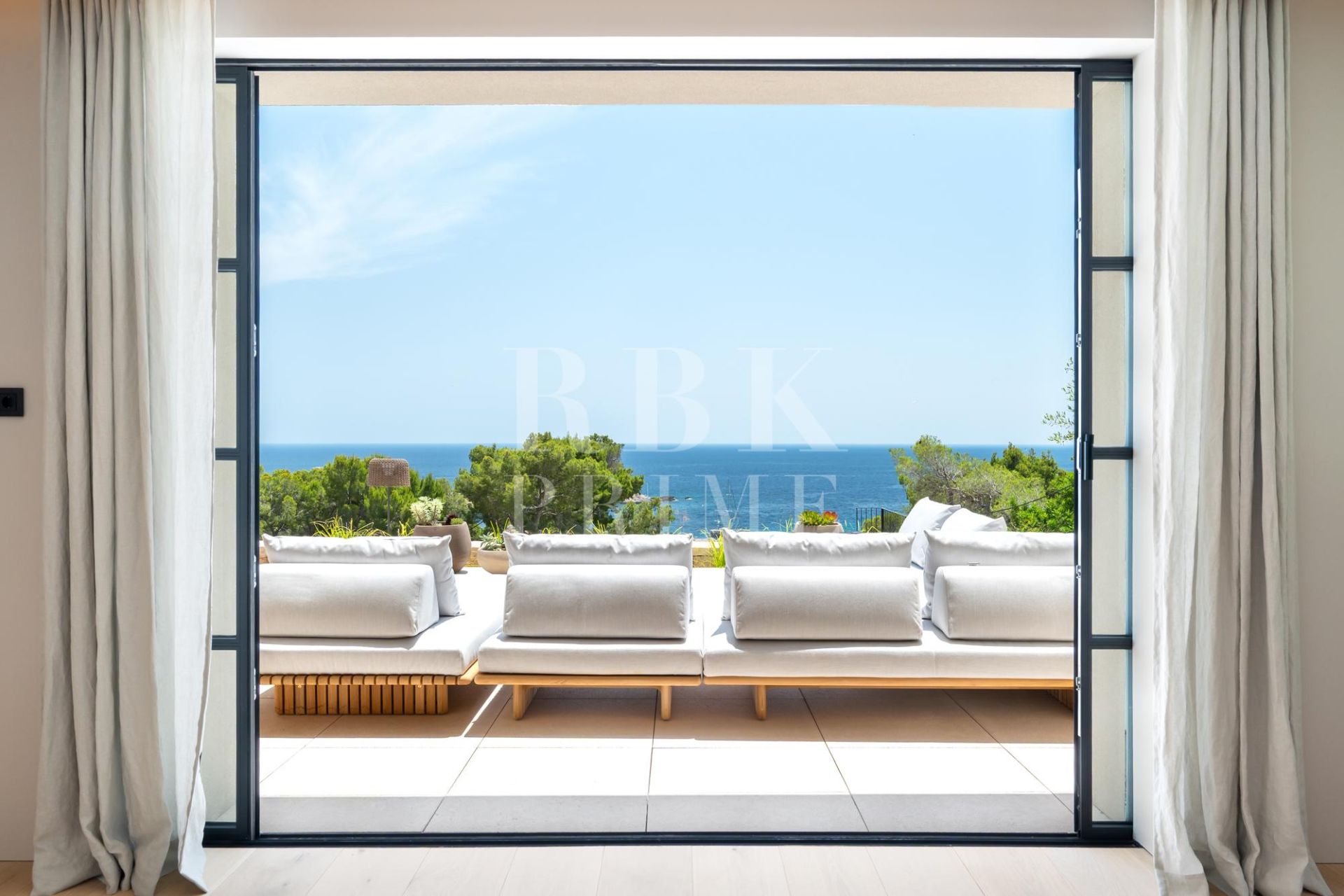 Available - Villa - Calvià