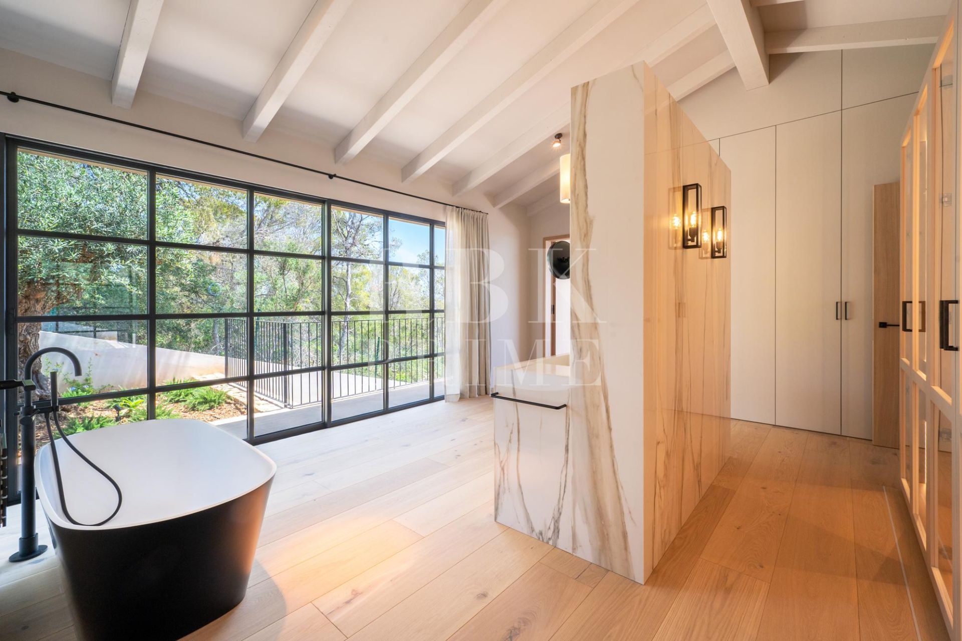 Available - Villa - Calvià