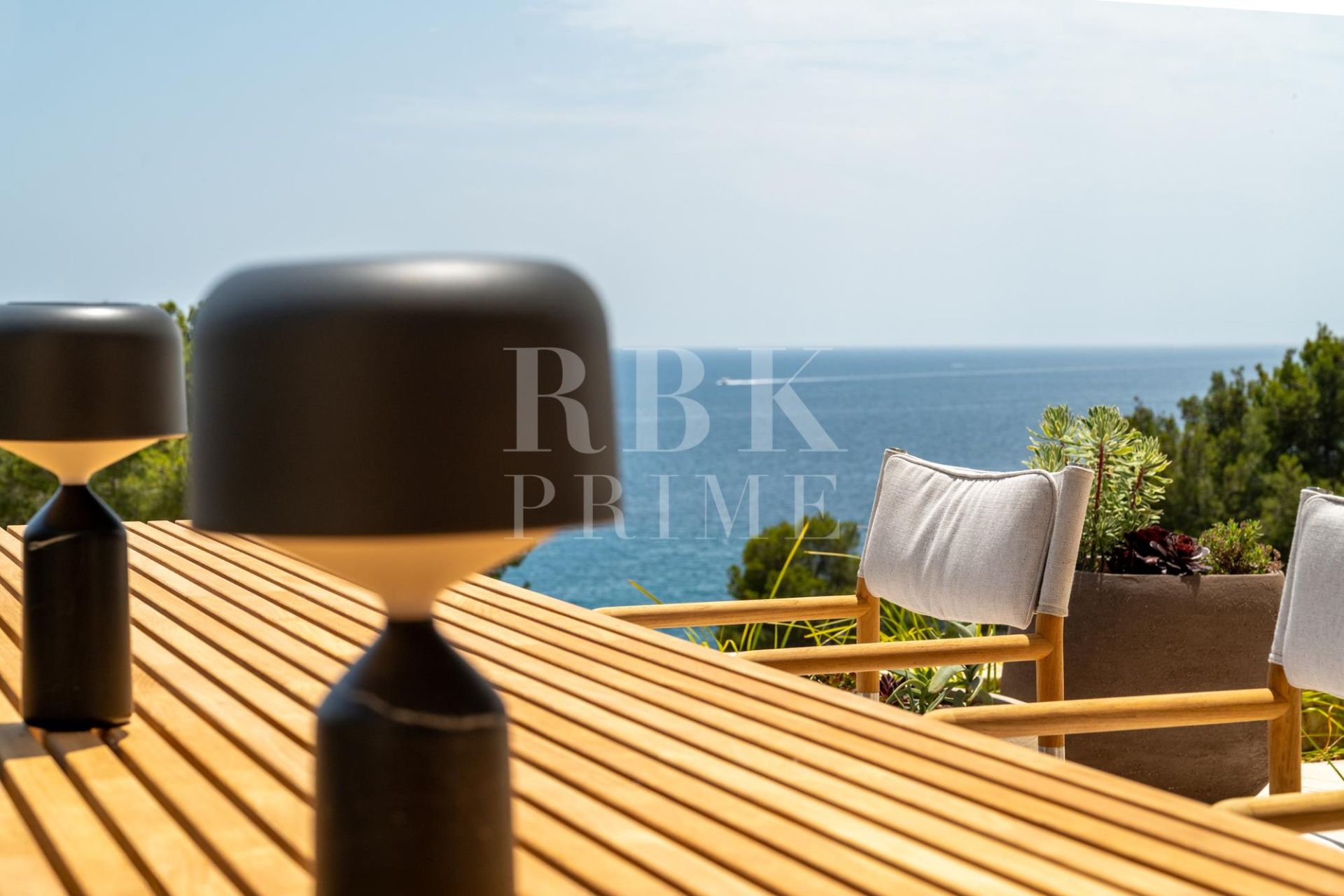 Available - Villa - Calvià