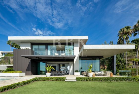 Villa · Available - Málaga