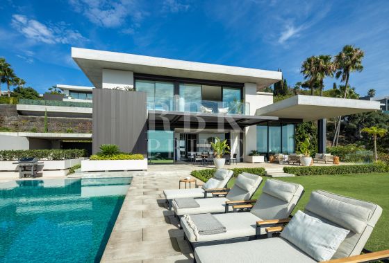 Villa · Available - Málaga