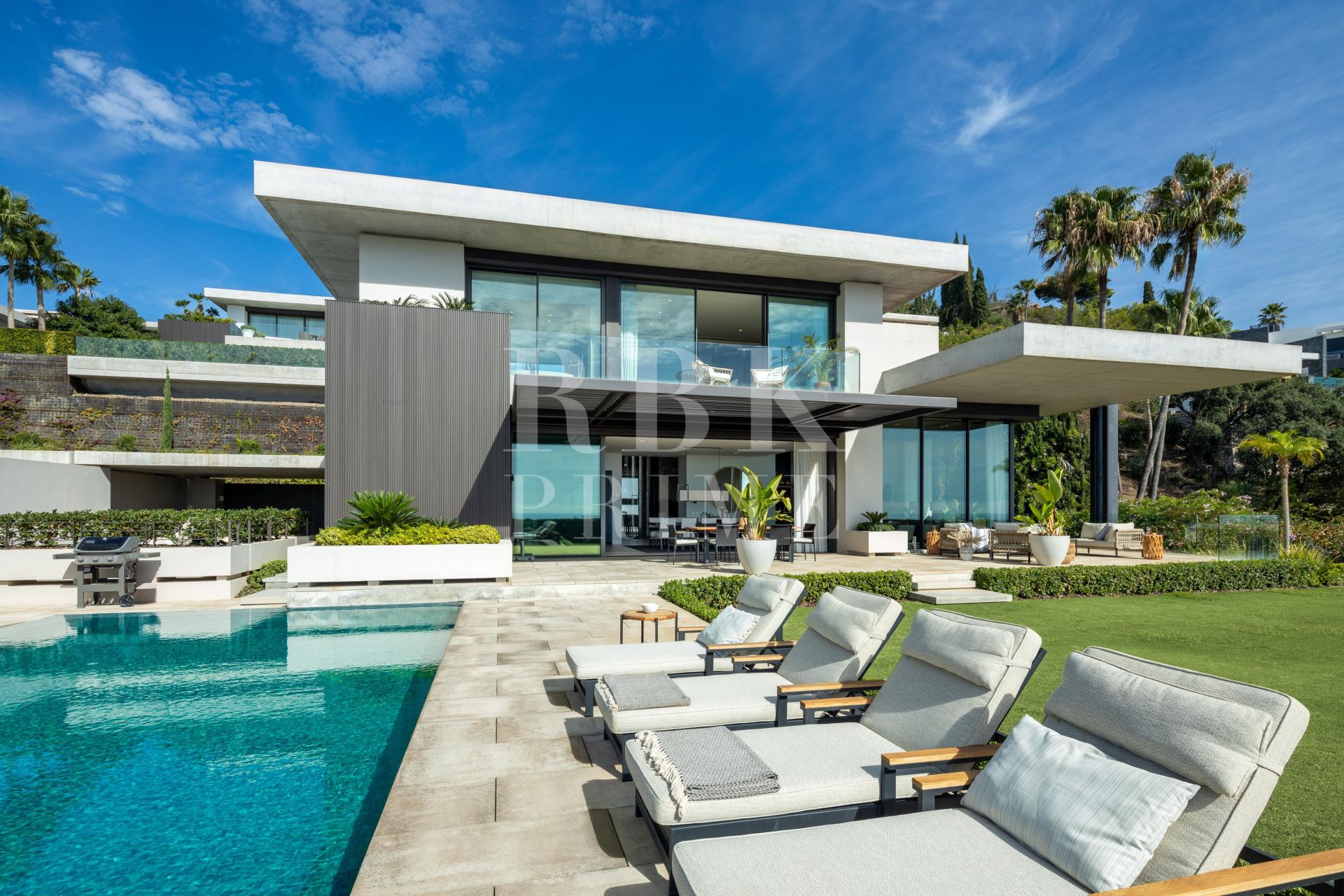 Available - Villa - Málaga - Costa del Sol