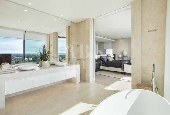 Villa · Available - Málaga