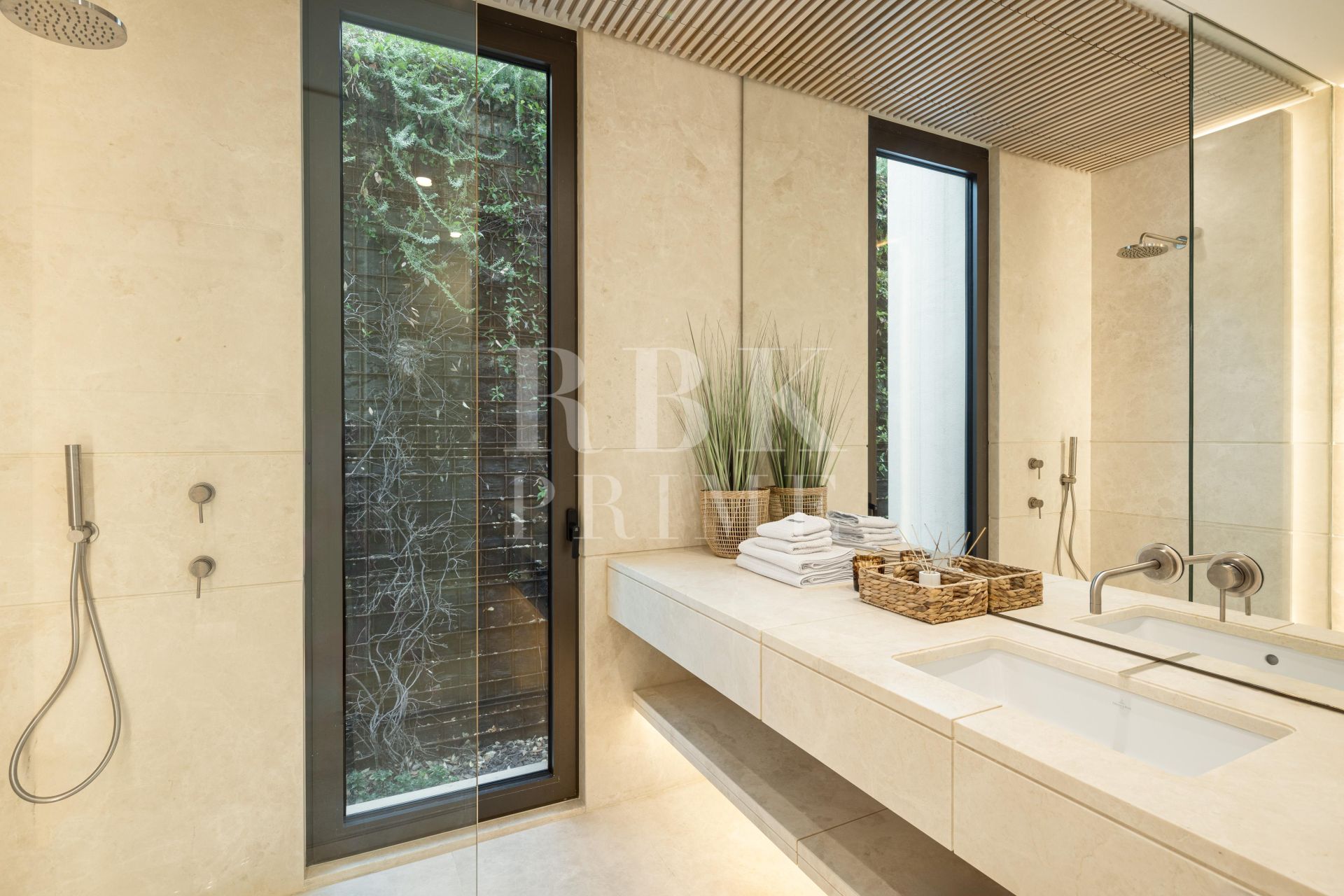 Available - Villa - Málaga - Costa del Sol