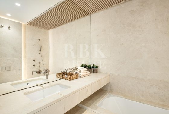 Villa · Available - Málaga