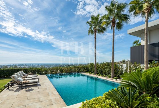 Villa · Available - Málaga