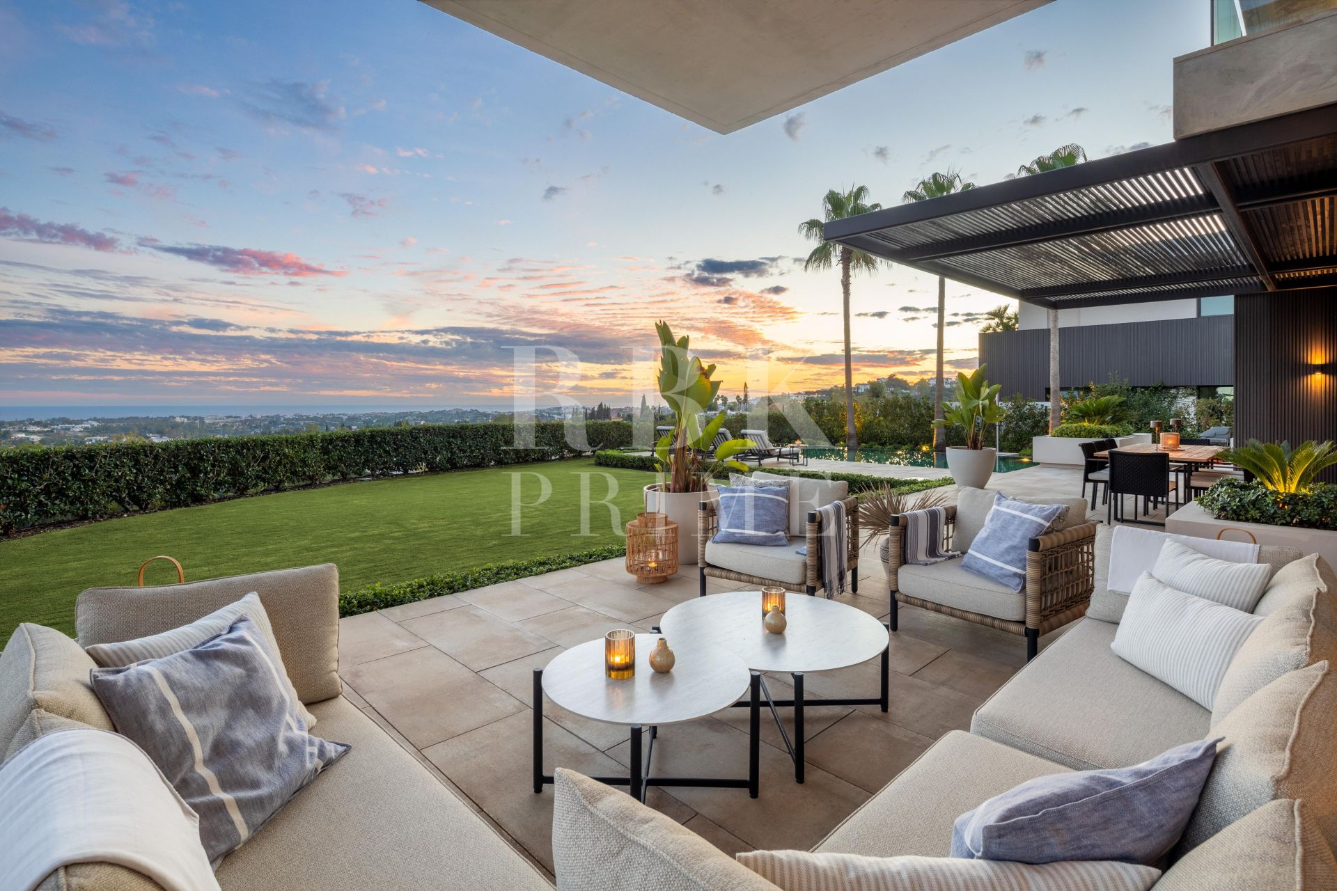 Available - Villa - Málaga - Costa del Sol