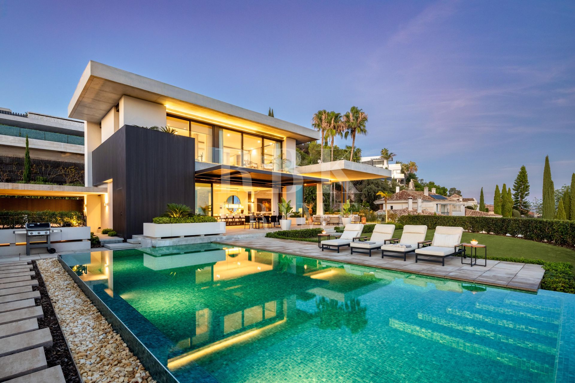Available - Villa - Málaga - Costa del Sol