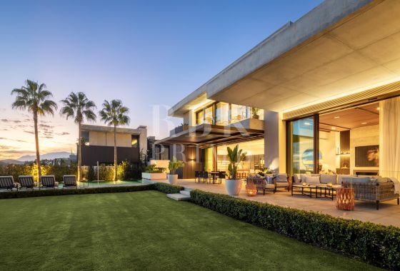 Villa · Available - Málaga