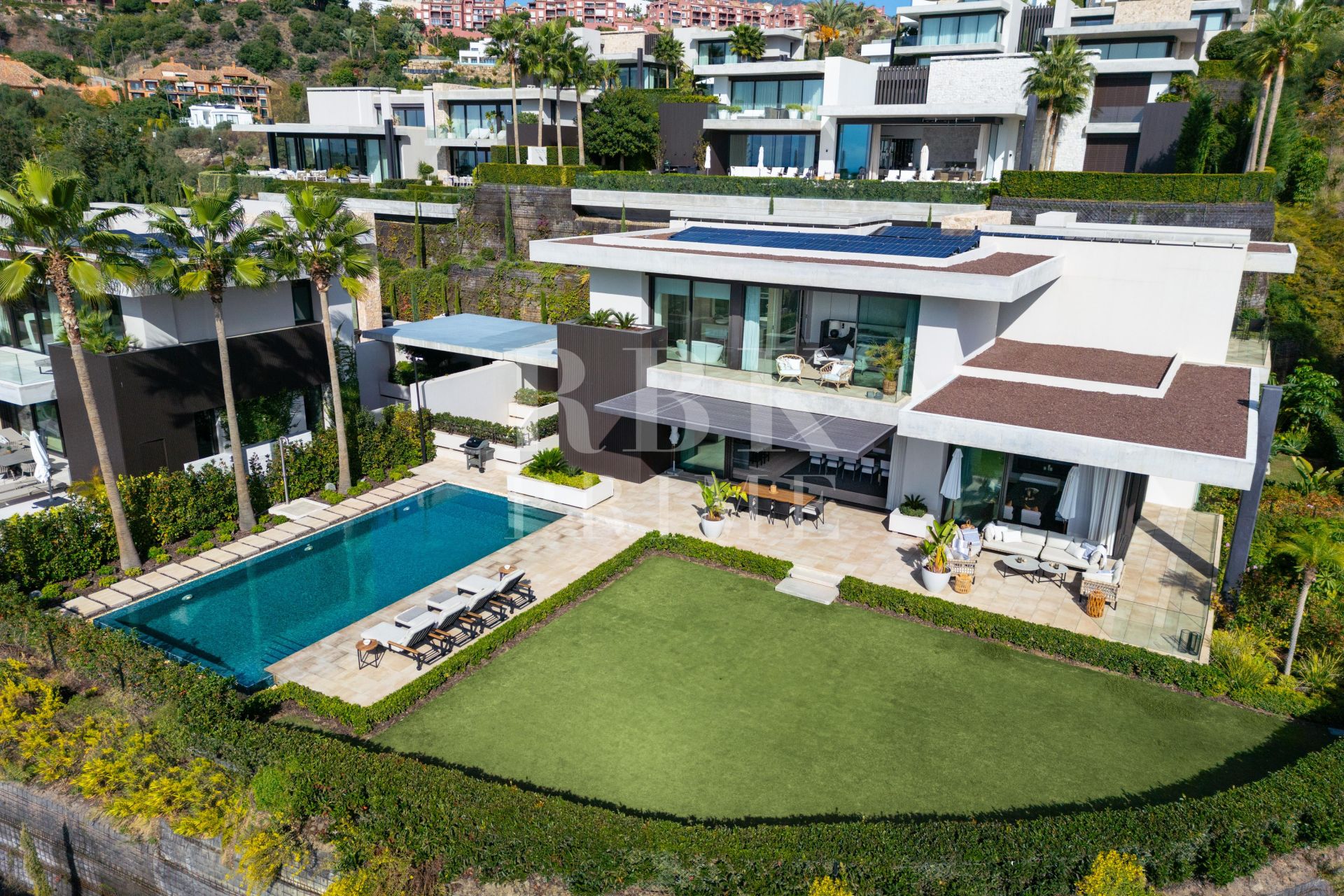 Available - Villa - Málaga - Costa del Sol
