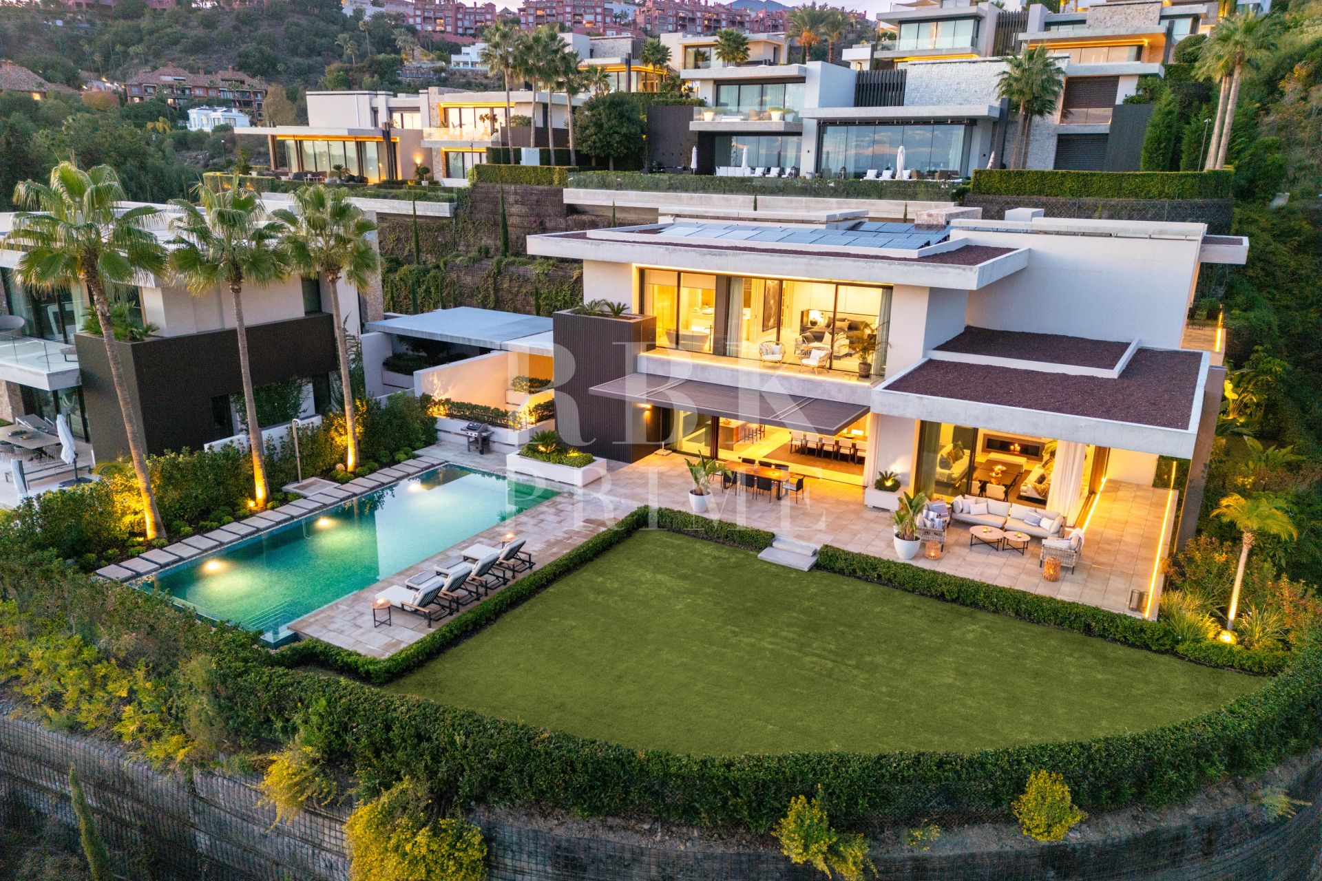 Available - Villa - Málaga - Costa del Sol