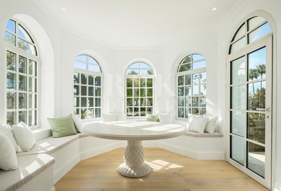 Villa · Available - Málaga