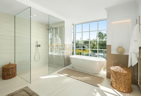 Villa · Available - Málaga