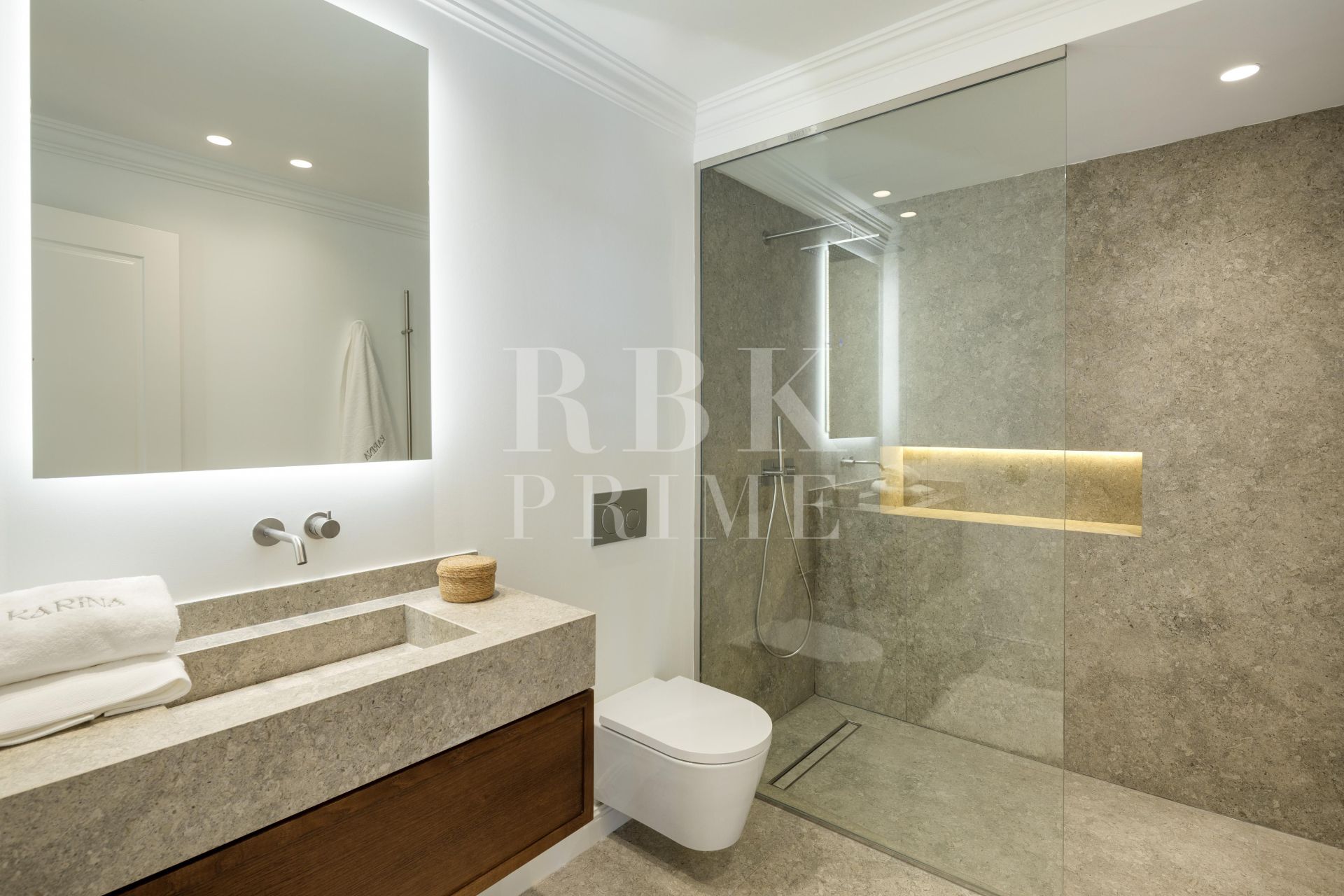 Available - Villa - Málaga - Costa del Sol