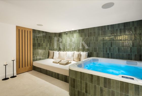 Villa · Available - Málaga
