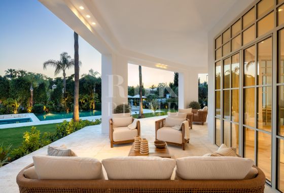 Villa · Available - Málaga