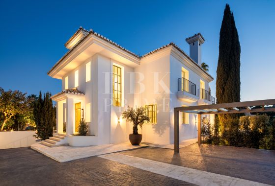 Villa · Available - Málaga