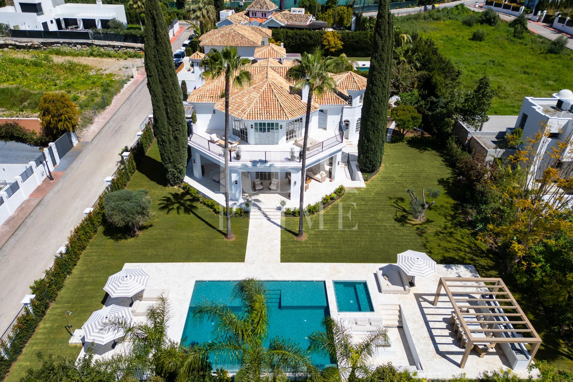 Available - Villa - Málaga - Costa del Sol