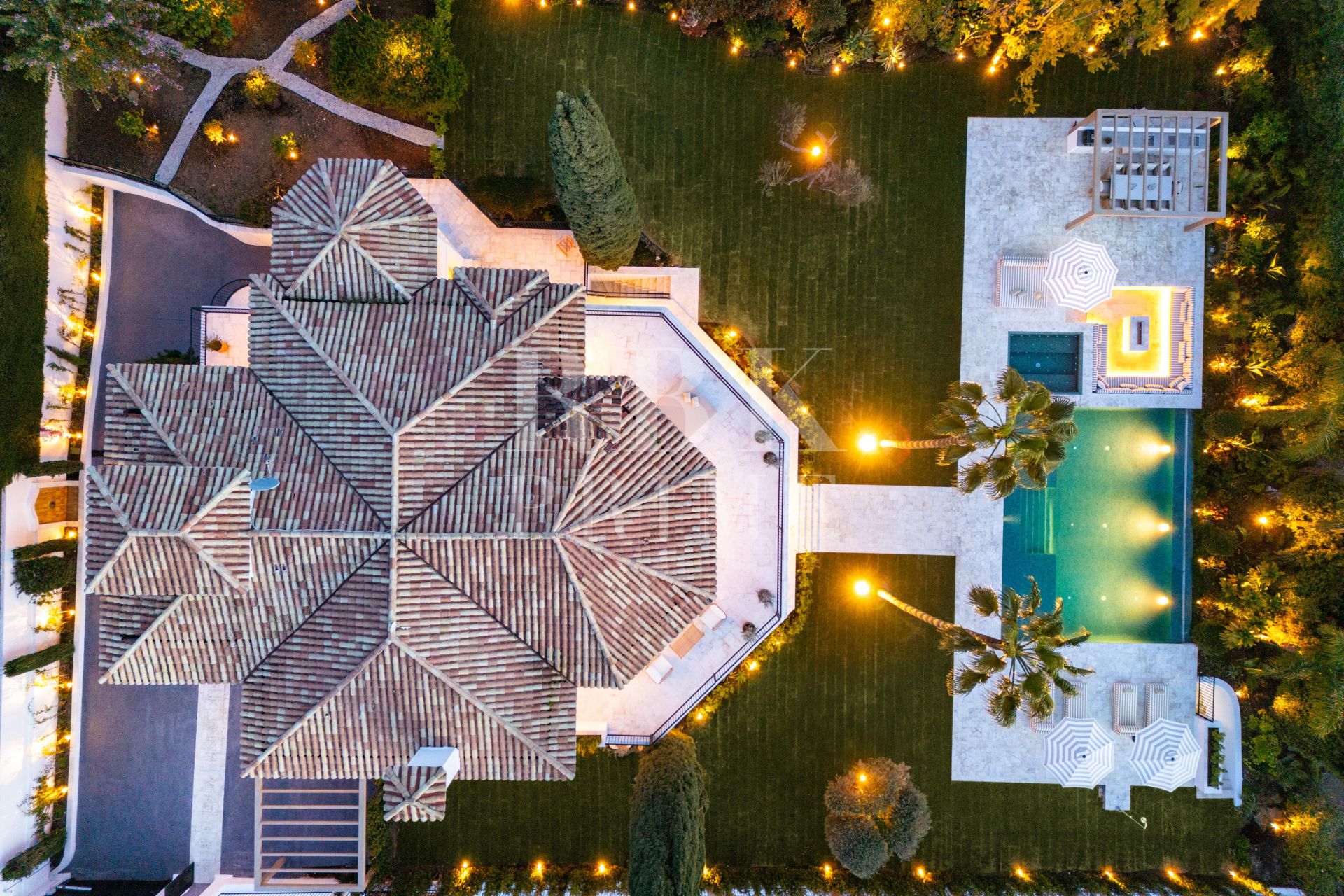 Available - Villa - Málaga - Costa del Sol
