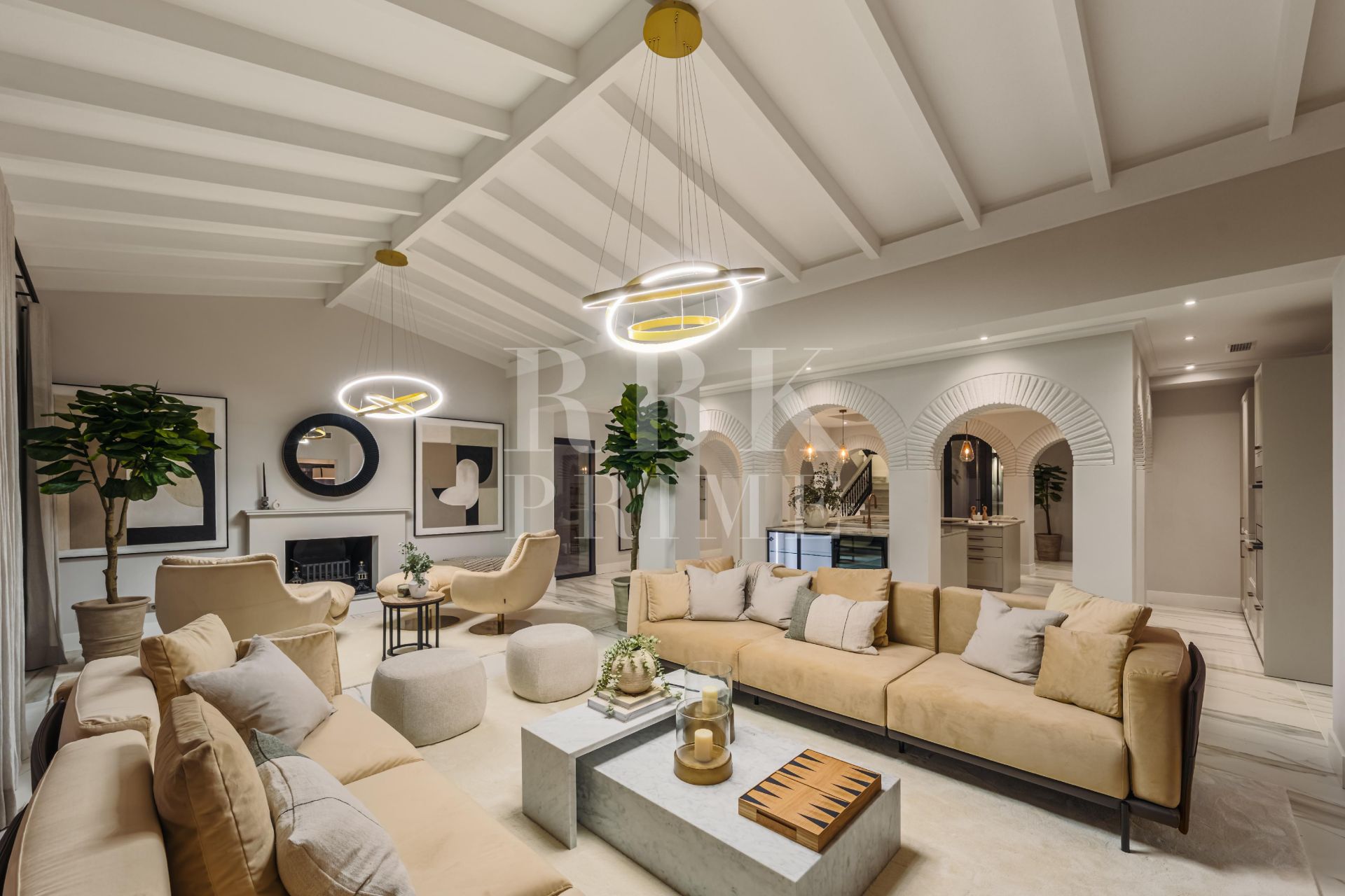Available - Villa - Marbella - Costa del Sol