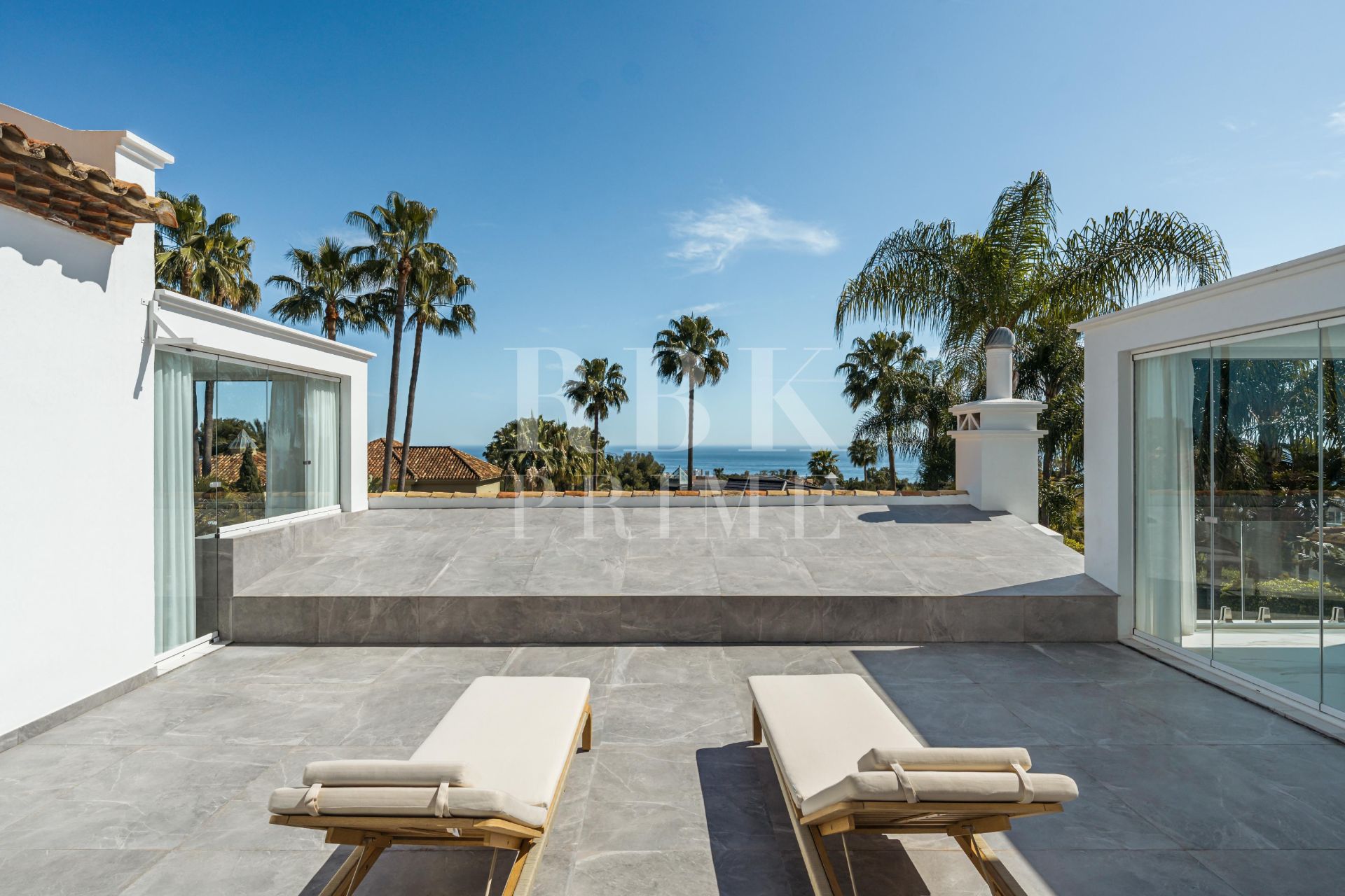 Available - Villa - Marbella - Costa del Sol