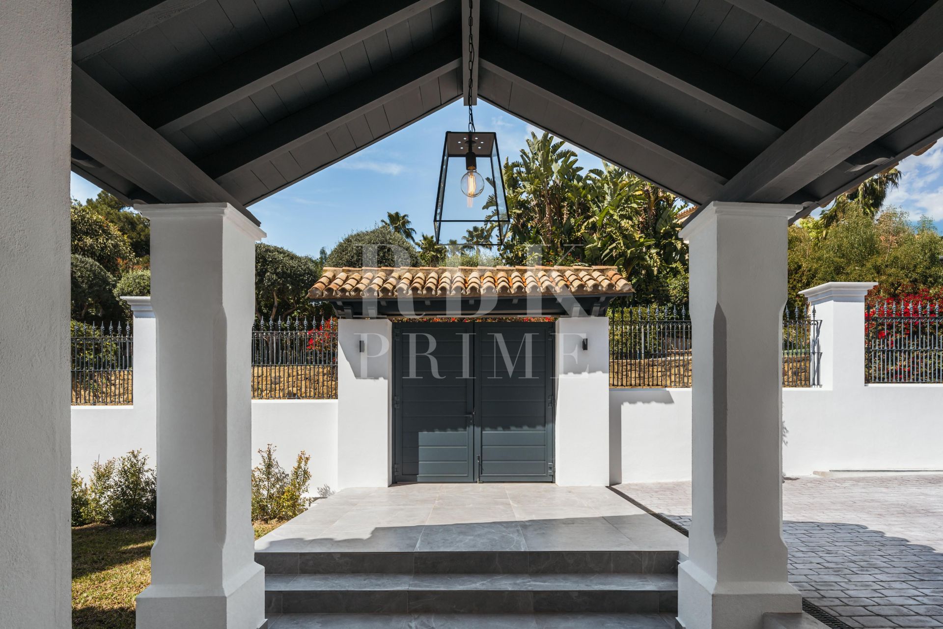 Available - Villa - Marbella - Costa del Sol