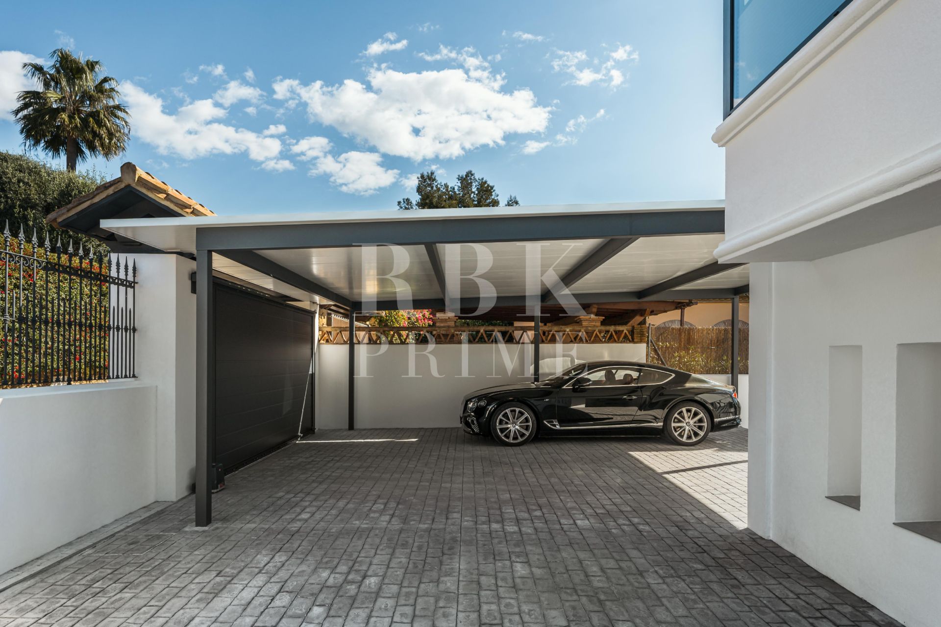 Available - Villa - Marbella - Costa del Sol