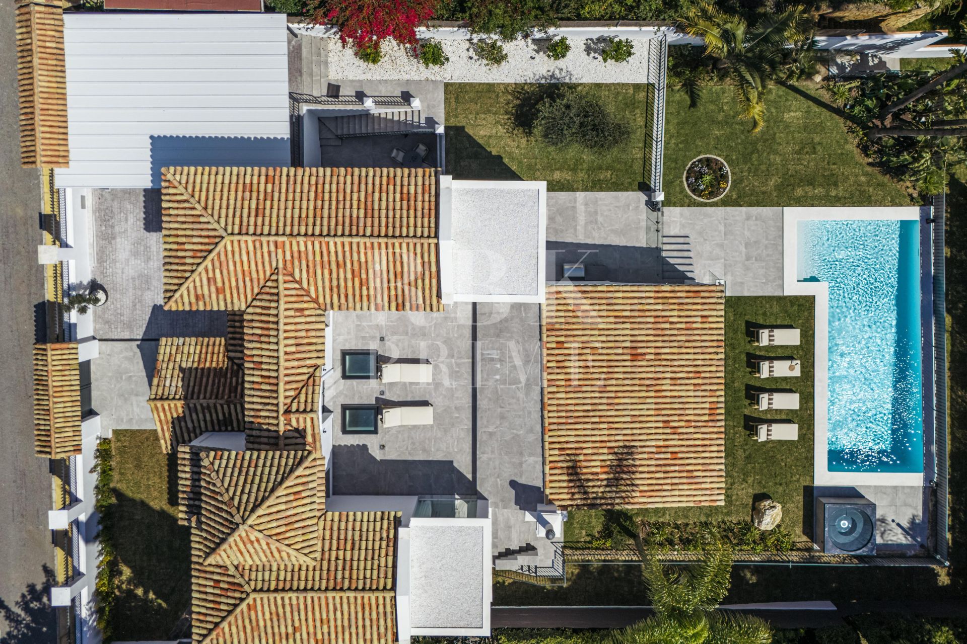 Available - Villa - Marbella - Costa del Sol