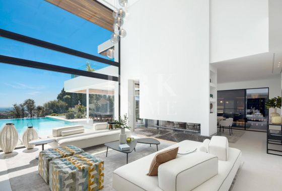 Available - Villa - Marbella - Costa del Sol