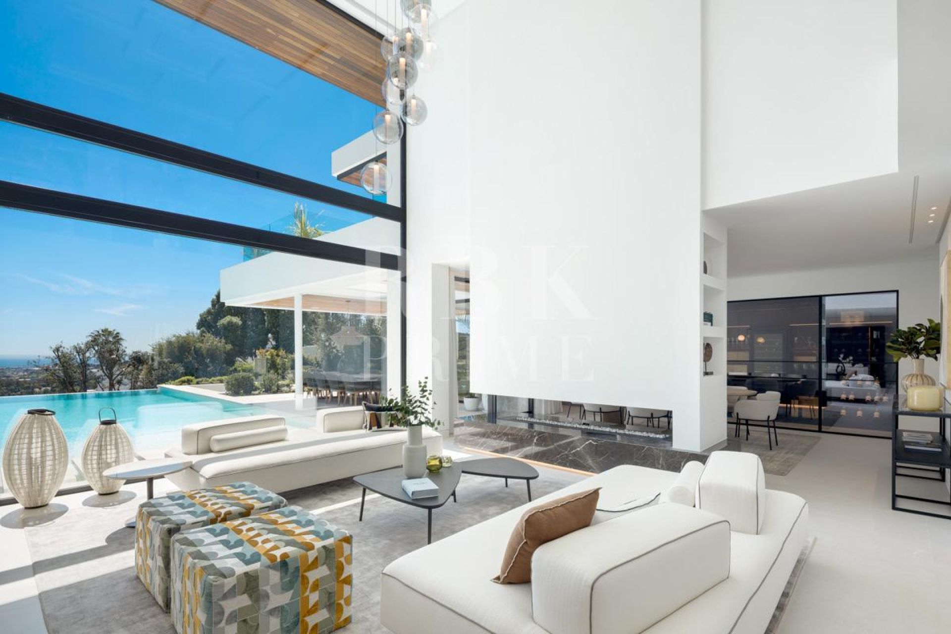 Available - Villa - Marbella - Costa del Sol