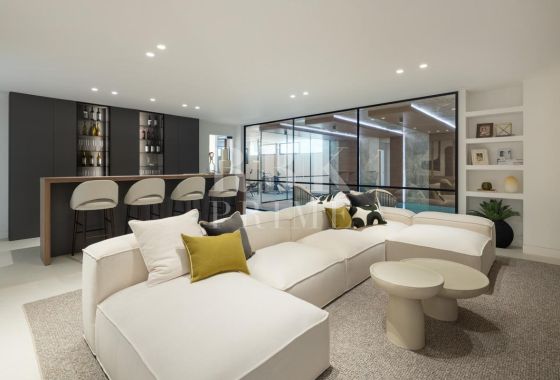 Available - Villa - Marbella - Costa del Sol