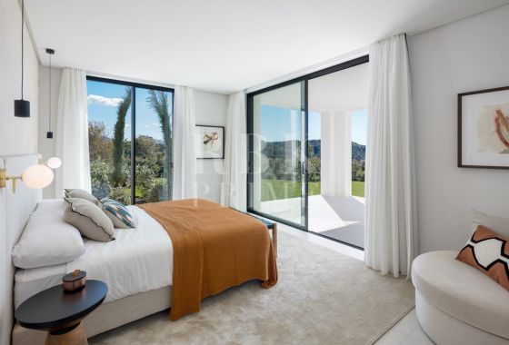 Available - Villa - Marbella - Costa del Sol
