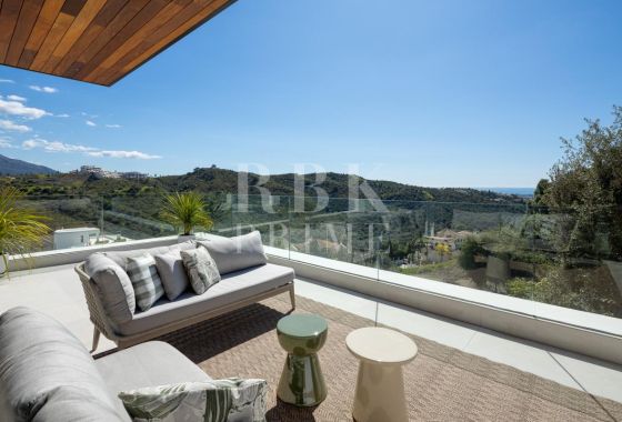 Available - Villa - Marbella - Costa del Sol