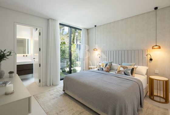 Available - Villa - Marbella - Costa del Sol