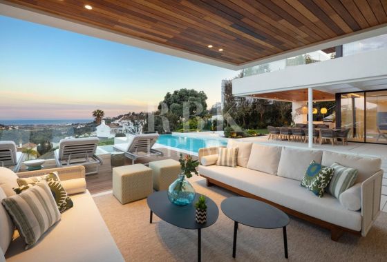 Available - Villa - Marbella - Costa del Sol