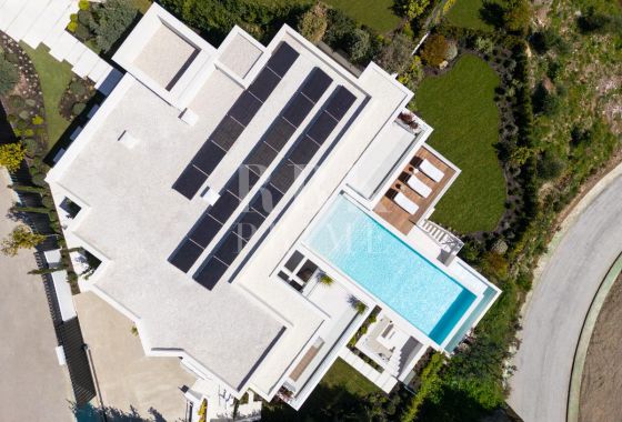 Available - Villa - Marbella - Costa del Sol