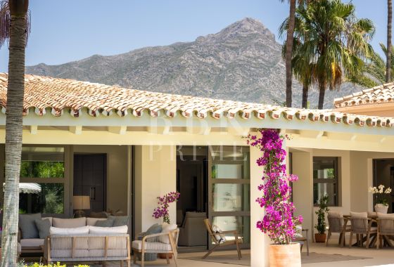 Villa · Available - Málaga