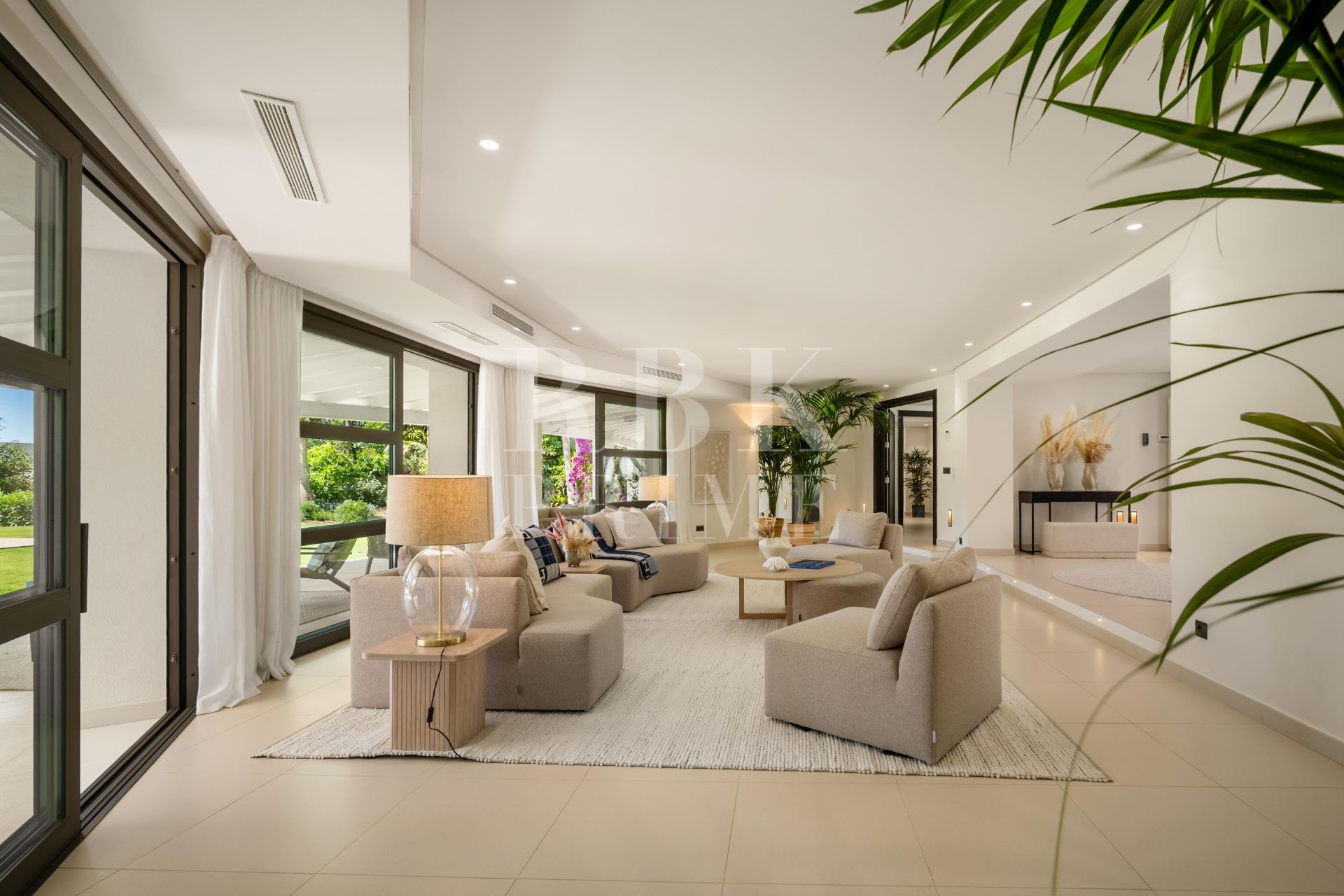 Available - Villa - Málaga - Costa del Sol