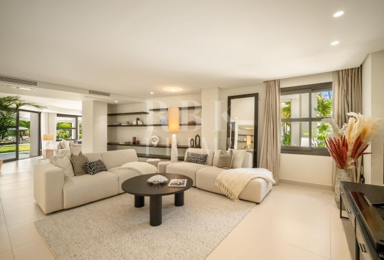 Villa · Available - Málaga