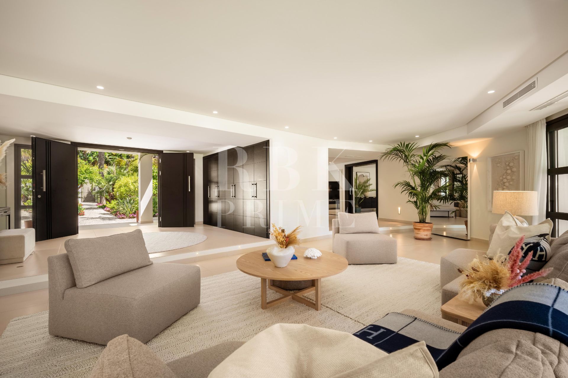 Available - Villa - Málaga - Costa del Sol