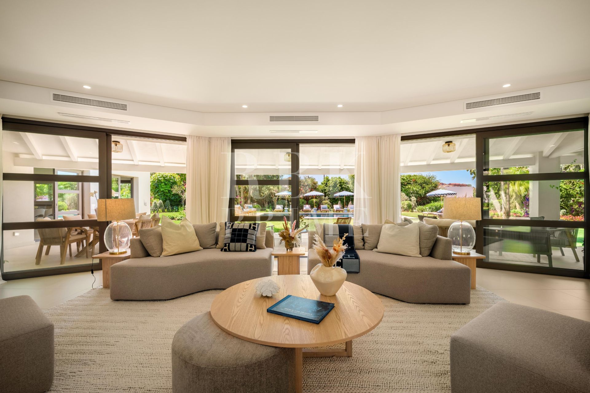 Available - Villa - Málaga - Costa del Sol