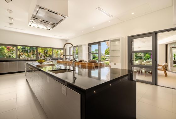 Villa · Available - Málaga