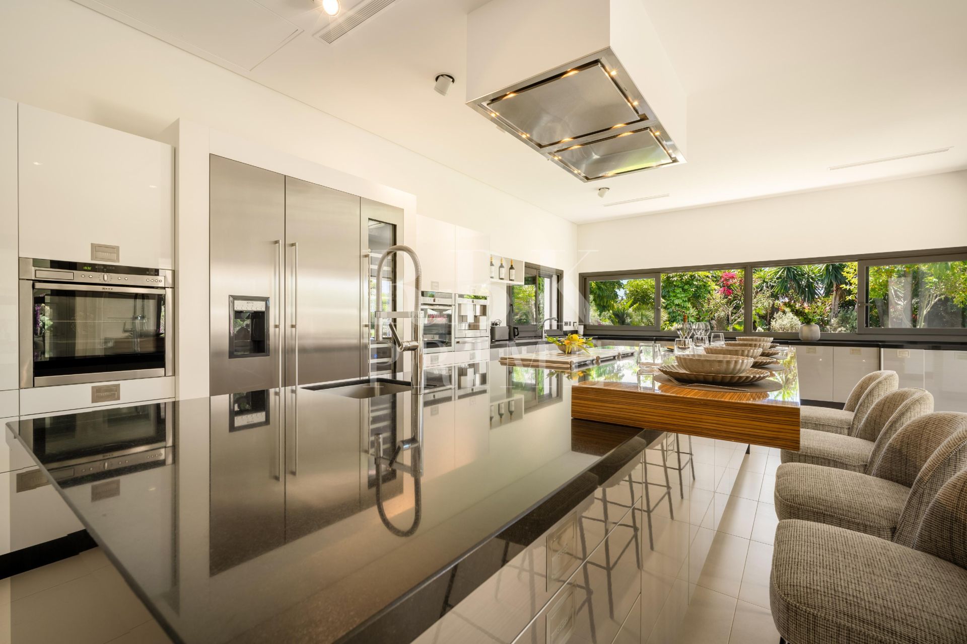 Available - Villa - Málaga - Costa del Sol