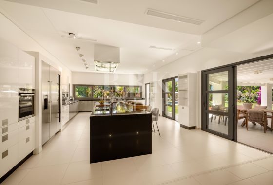 Villa · Available - Málaga