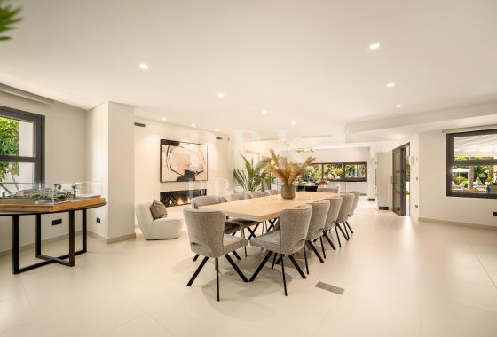 Villa · Available - Málaga