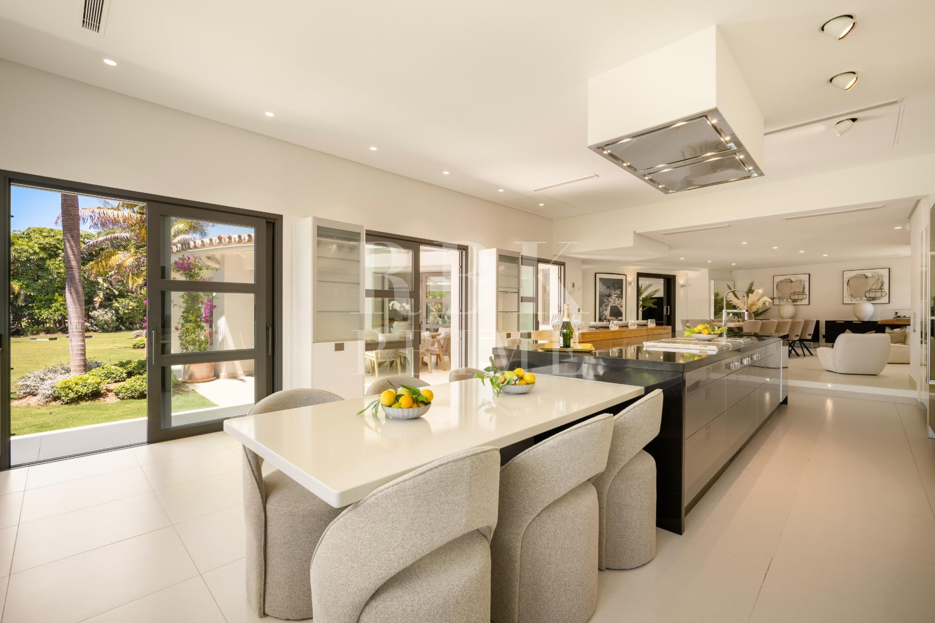 Available - Villa - Málaga - Costa del Sol