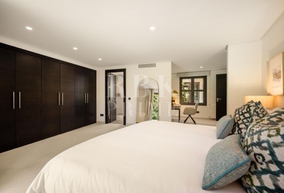 Villa · Available - Málaga