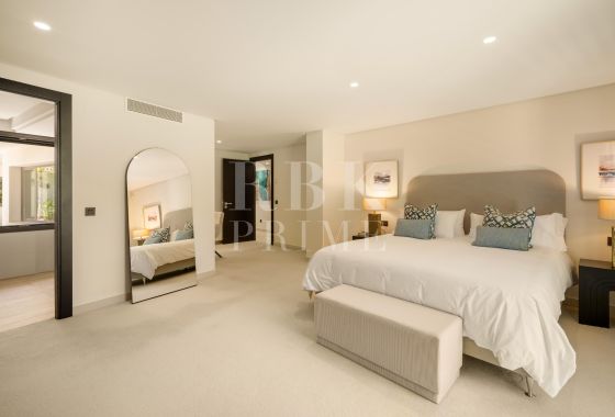 Villa · Available - Málaga