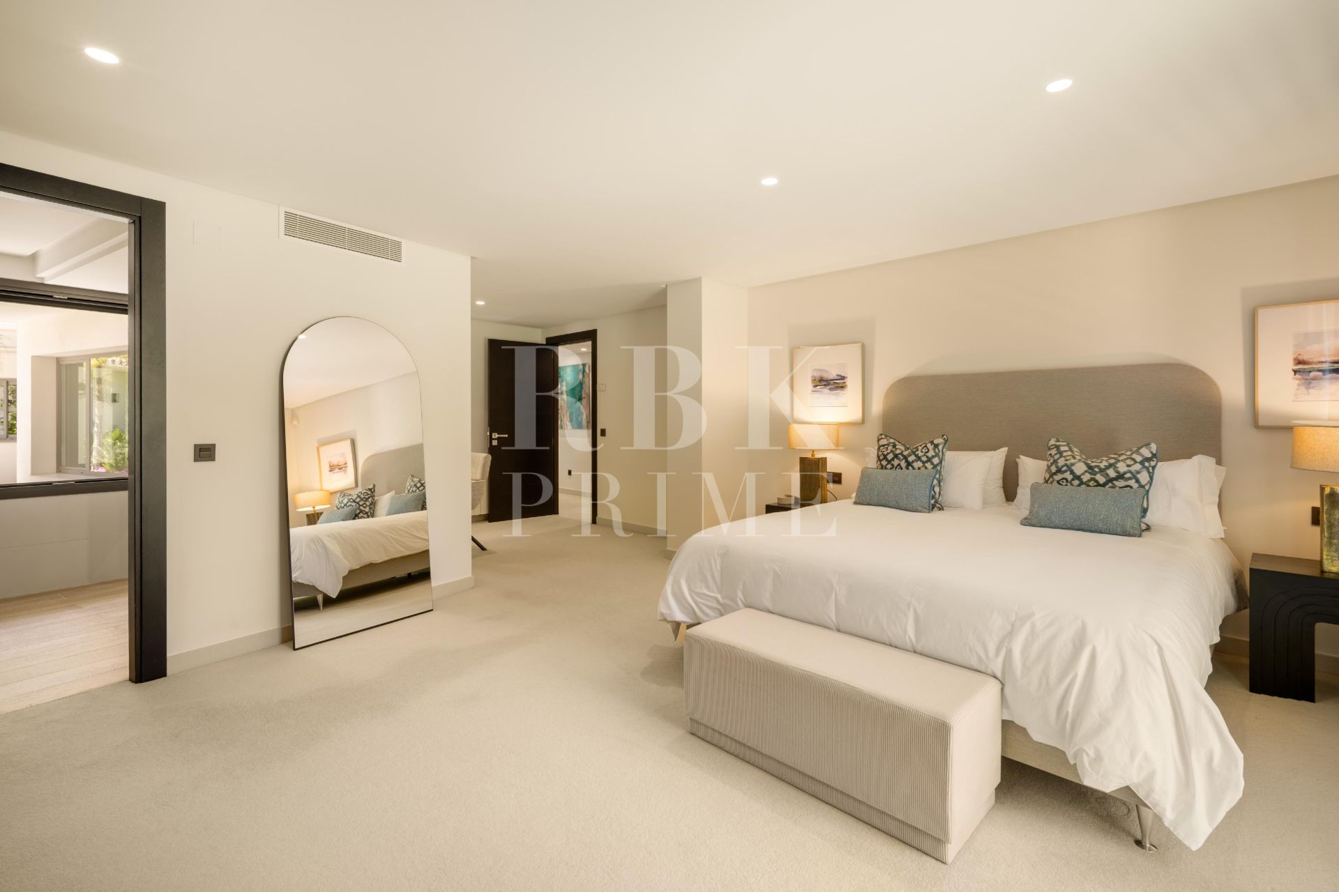 Available - Villa - Málaga - Costa del Sol