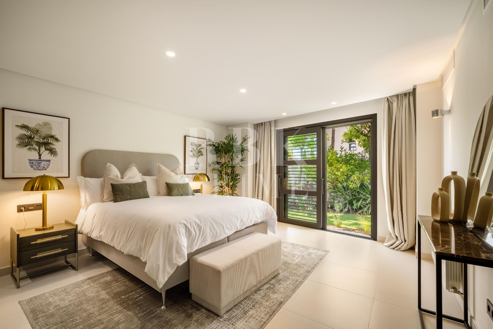 Available - Villa - Málaga - Costa del Sol